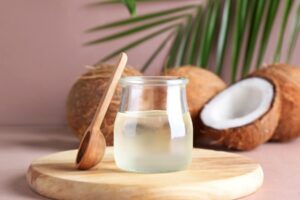 El Antiinflamatorio Natural para la Dermatitis: Aceite de Coco Fraccionado
