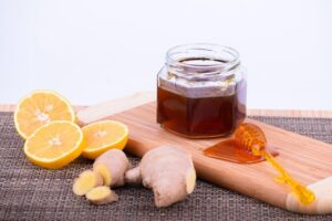 Cómo Combatir la Tos Seca Persistente: Té de Miel y Jengibre