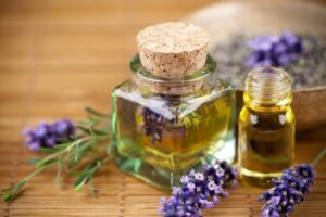 Cómo Dormir Profundamente sin Interrupciones: Aceite Esencial de Lavanda Silvestre