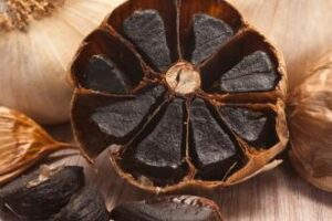 Cómo Reducir el Colesterol Malo de Forma Natural: Ajo Negro