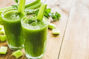 El Detox Perfecto para Renovar tu Energía: Jugo de Apio con Limón