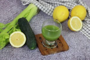 Libera tu Cuerpo del Exceso de Toxinas: Jugo de Apio con Pepino