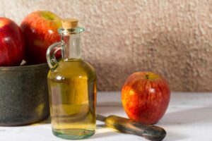 Elimina el Hinchazón en las Piernas Rápidamente: Vinagre de Manzana